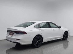 Honda Accord Sport Series 260TURBO Luxury - photo 2