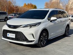 Toyota Gravia 2.5L Hybrid Luxury - photo 1