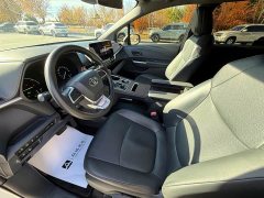 Toyota Gravia 2.5L Hybrid Luxury - photo 4