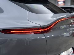 Aston Martin DBX 4.0T V8 - ფოტო 8