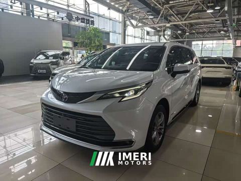 2025 Toyota Sienna 2.5L Hybrid AWD Premium