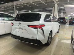 Toyota Sienna 2.5L Hybrid AWD Premium - фото 9