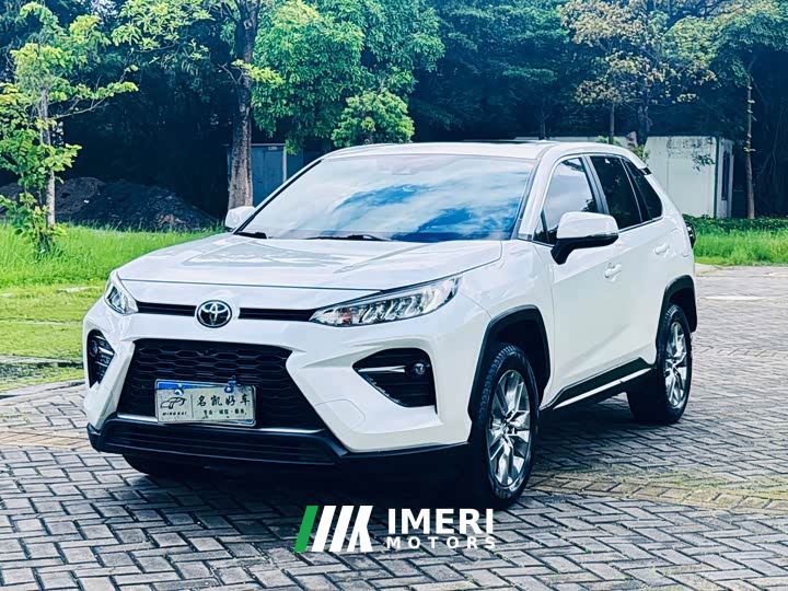 Toyota Vland 2.0L CVT FWD Luxury Plus
