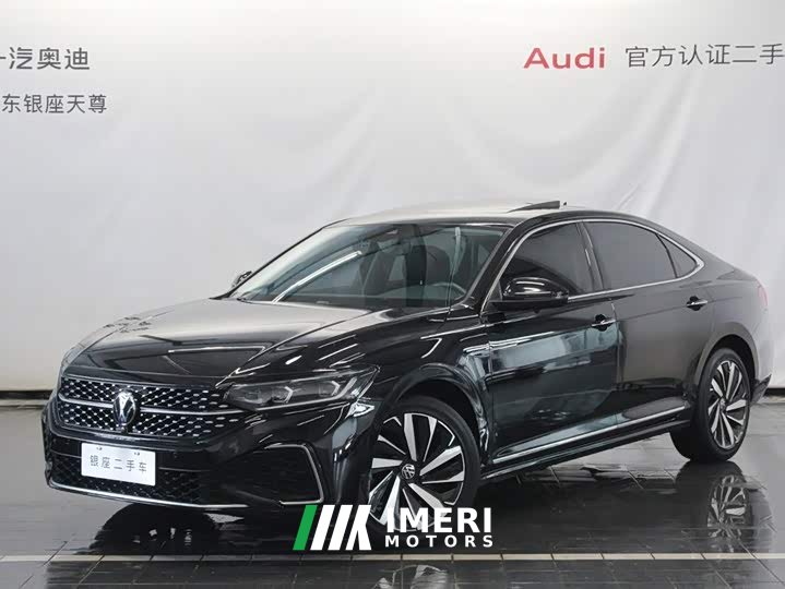 Volkswagen Passat 330TSI Starry Sky Luxury Edition
