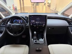 Toyota Vellfire Crown Hybrid 2.5L Graphite Gold Edition - photo 16