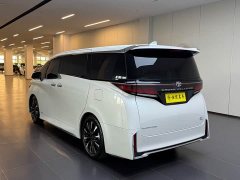 Toyota Vellfire Crown Hybrid 2.5L Graphite Gold Edition - photo 5