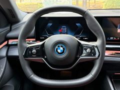 BMW i5 eDrive 35L Luxury Package - ფოტო 13