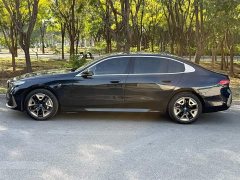 BMW i5 eDrive 35L Luxury Package - ფოტო 3