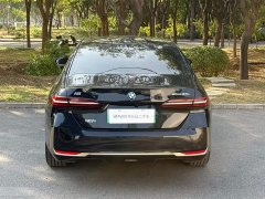 BMW i5 eDrive 35L Luxury Package - ფოტო 5