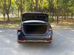 BMW i5 eDrive 35L Luxury Package - ფოტო 6