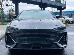 Changan UNI-V 1.5T Premium - ფოტო 1