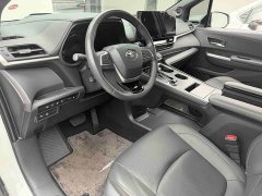 Toyota Sienna 2.5L Hybrid Platinum Edition - фото 12