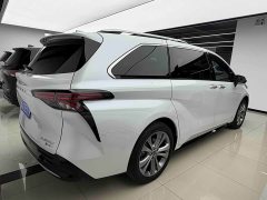 Toyota Sienna 2.5L Hybrid Platinum Edition - фото 4
