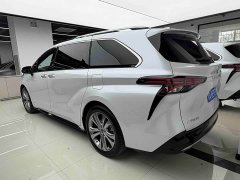 Toyota Sienna 2.5L Hybrid Platinum Edition - фото 5