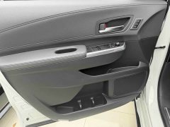 Toyota Sienna 2.5L Hybrid Platinum Edition - фото 6