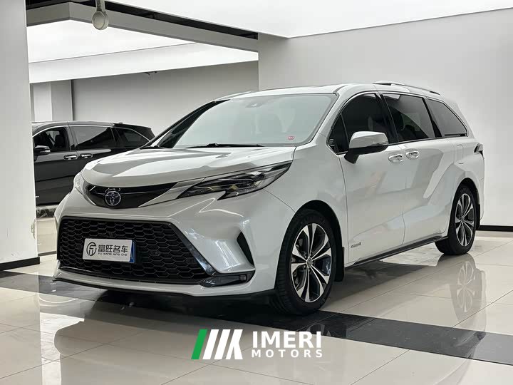 Toyota Grevias 2.5L Hybrid Premium Plus Edition - car from China