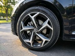 Volkswagen Passat 330TSI Starry Sky Elite - photo 8