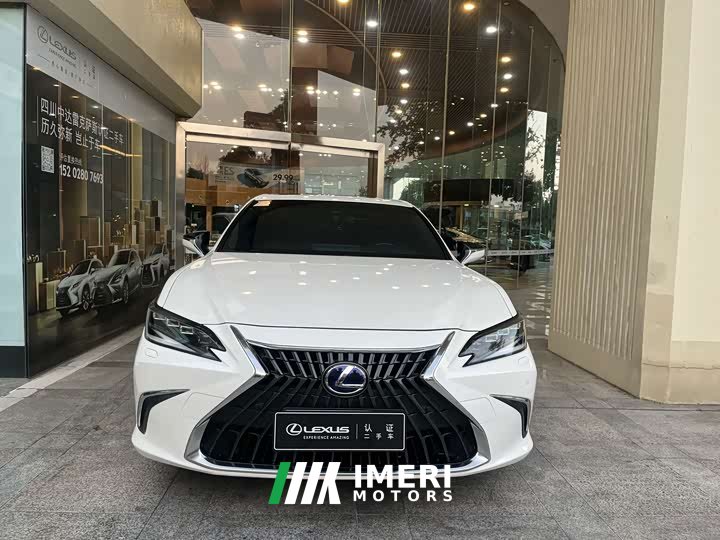 Lexus ES 300h Premium Edition