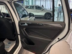 Volkswagen Tiguan L Outstanding Edition 300TSI Automatic FWD Dragon Ascendant Version - photo 11