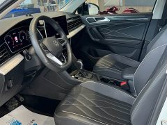 Volkswagen Tiguan L Outstanding Edition 300TSI Automatic FWD Dragon Ascendant Version - photo 7