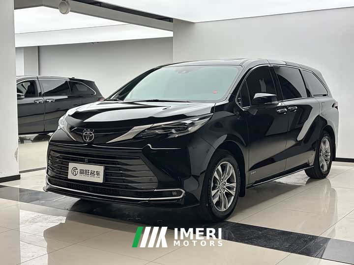 Toyota Sienna 2.5L Hybrid AWD Premium - car from China