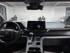 Toyota Sienna 2.5L Hybrid AWD Premium - photo 16