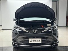 Toyota Sienna 2.5L Hybrid AWD Premium - photo 5