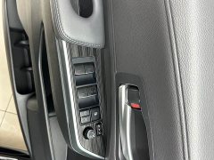 Toyota Sienna 2.5L Hybrid AWD Premium - photo 6