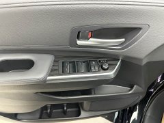 Toyota Sienna 2.5L Hybrid AWD Premium - photo 5