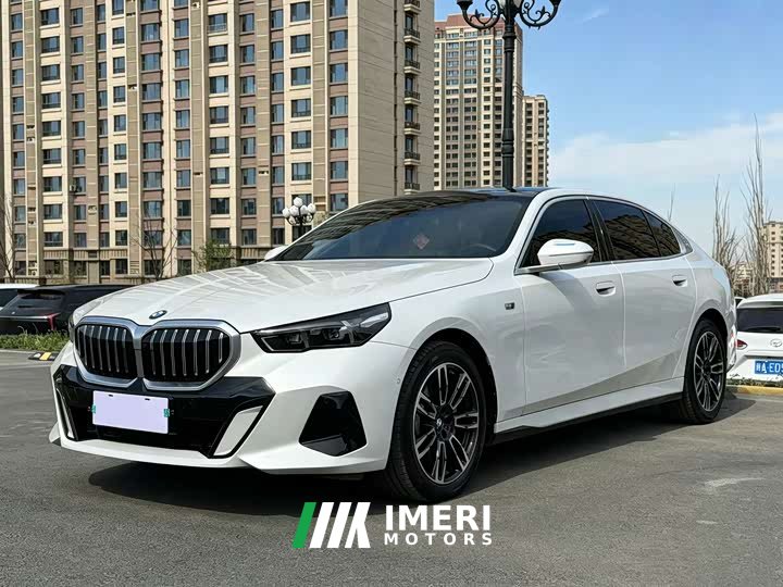 BMW 5 Series 530Li Luxury M Sport Package - автомобиль из Китая