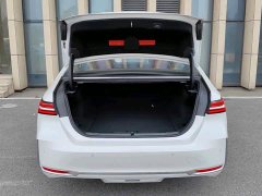 BMW i5 eDrive 35L Luxury Package - ფოტო 11