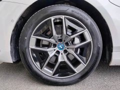BMW i5 eDrive 35L Luxury Package - ფოტო 15