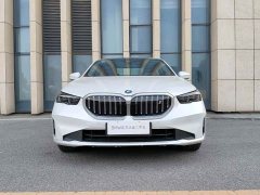 BMW i5 eDrive 35L Luxury Package - ფოტო 2