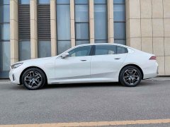 BMW i5 eDrive 35L Luxury Package - ფოტო 5
