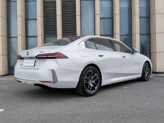 BMW i5 eDrive 35L Luxury Package - ფოტო 6
