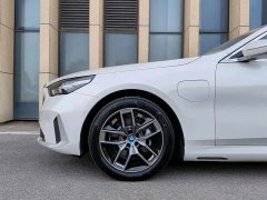 BMW i5 eDrive 35L Luxury Package - ფოტო 7