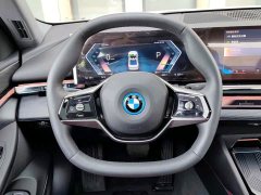BMW i5 eDrive 35L Luxury Package - ფოტო 9