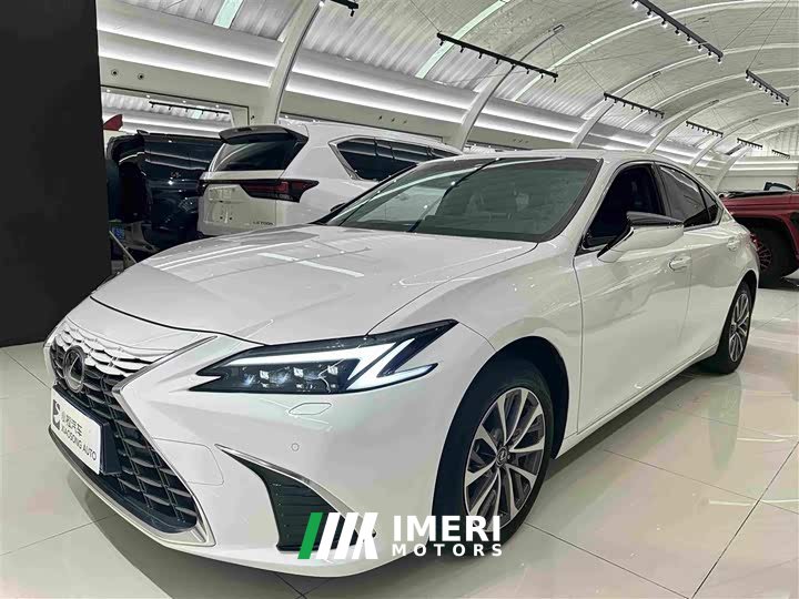 Lexus ES 200 Premium Edition - ავტომობილი ჩინეთიდან