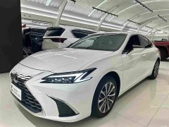 Lexus ES 200 Premium Edition - ფოტო 1