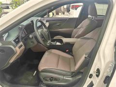 Lexus ES 200 Premium Edition - ფოტო 12