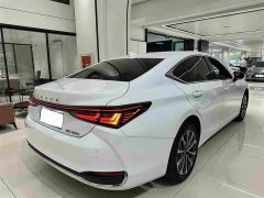 Lexus ES 200 Premium Edition - ფოტო 19