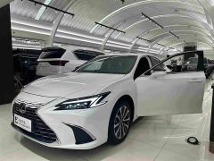 Lexus ES 200 Premium Edition - ფოტო 5