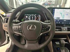 Lexus ES 200 Premium Edition - ფოტო 8