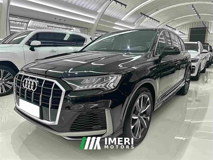 Audi Q7 55 TFSI quattro S line Sport - автомобиль из Китая