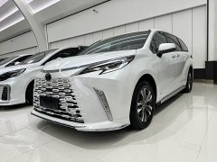 Toyota Gravia 2.5L Hybrid Luxury - photo 1