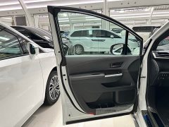 Toyota Gravia 2.5L Hybrid Luxury - photo 16