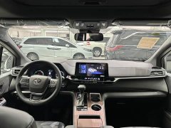 Toyota Gravia 2.5L Hybrid Luxury - photo 19