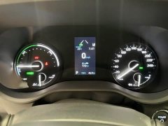 Toyota Gravia 2.5L Hybrid Luxury - photo 9