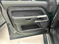 Land Rover Defender Facelift 110 3.0T P400 Dark Edition - ფოტო 6