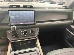 Land Rover Defender Facelift 110 3.0T P400 Dark Edition - ფოტო 9
